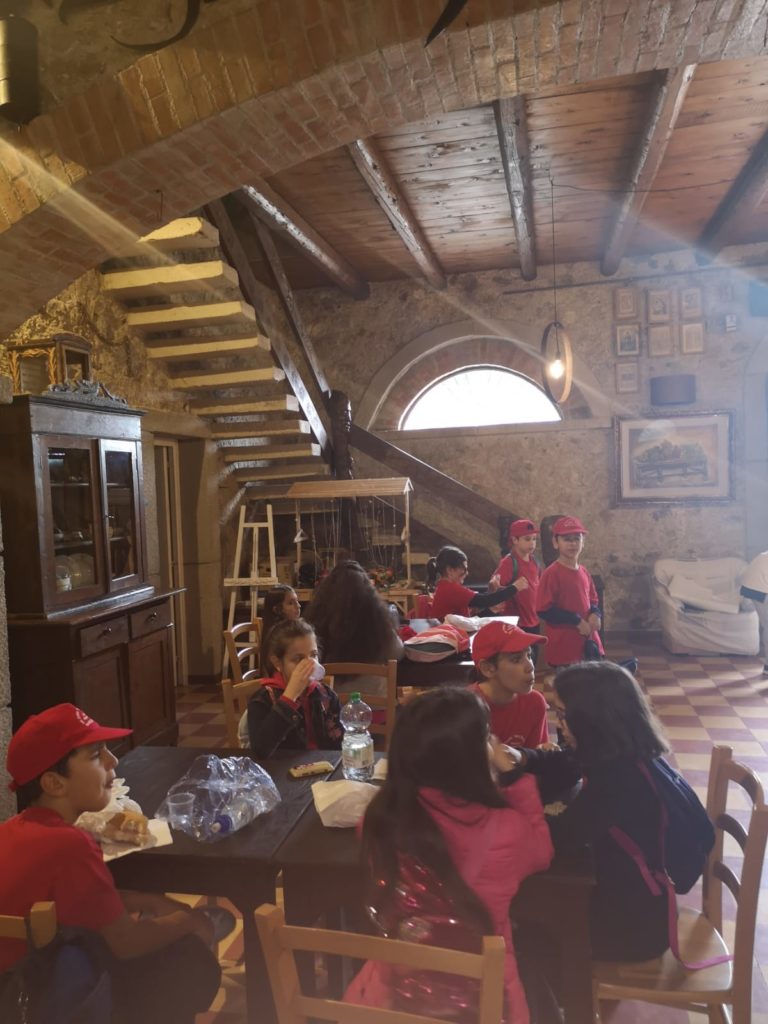 IMG-20191028-WA0017-768x1024 Terza tappa per "In Gita in Città", gli studenti a Santa Venera ed al Parco Jalari