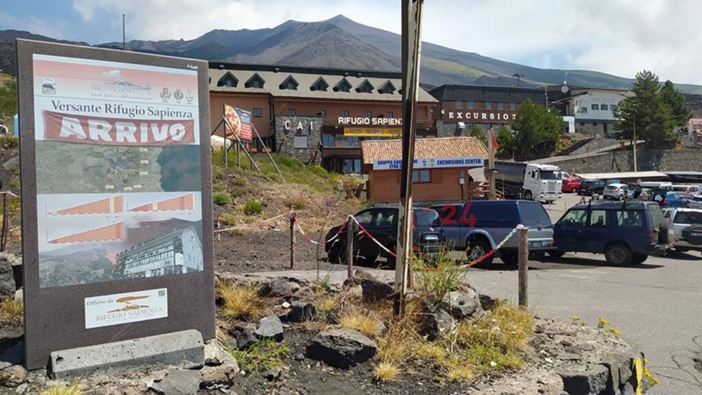 MountainBikeEtna1-1024x576 Il sedicenne barcellonese Giuseppe Milone conquista il titolo "Re dell'Etna"