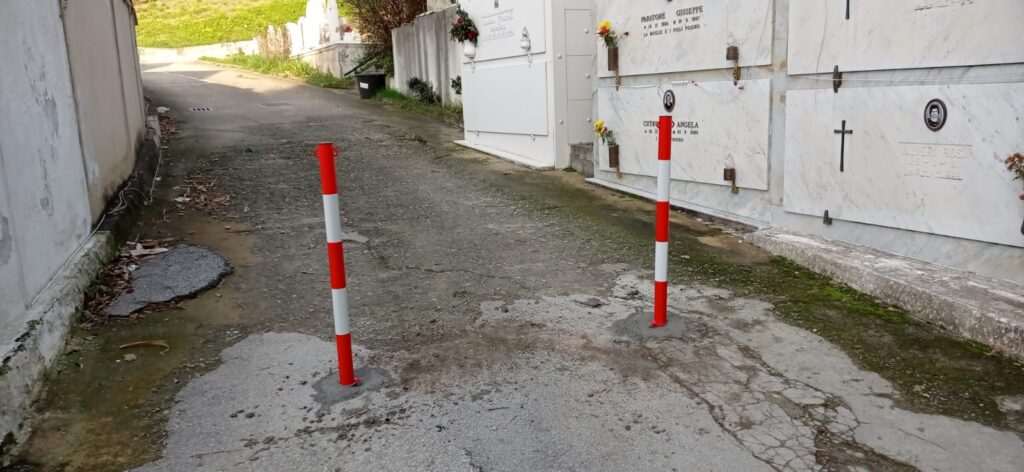 0eabb5ba-7c3b-45cb-8726-bccaa33e90eb-1024x472 Ingresso al cimitero vietato dal retro? Non tutti apprezzano. La segnalazione