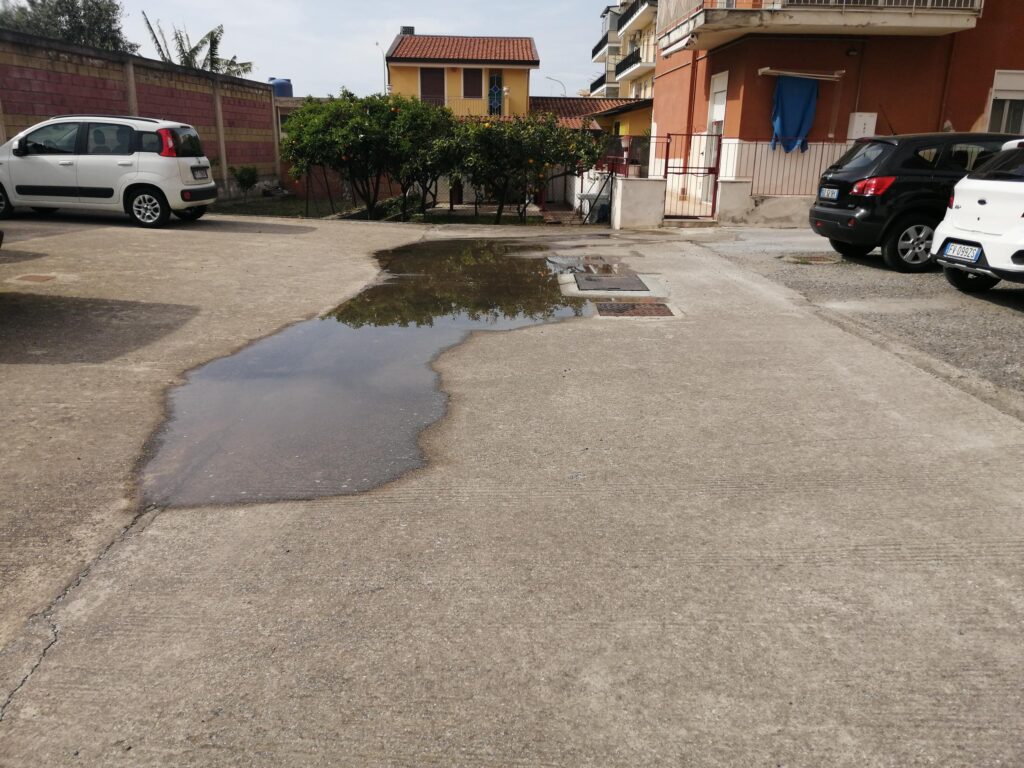 fogna-2-1024x768 Barcellona: otturazione condotta fognaria, i cittadini chiedono intervento urgente