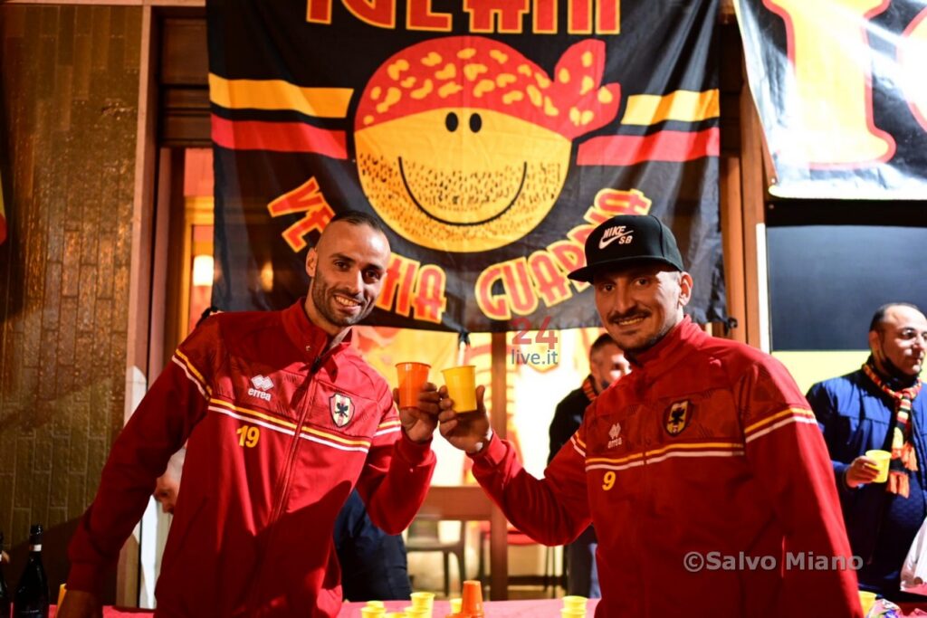 2021120_festa-tifosi-igea07-1024x683 I tifosi e la squadra dell'Igea 1946 hanno festeggiato i 30 anni dello "Smile" giallorosso