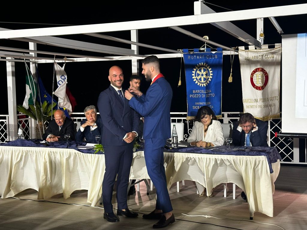 Rotary-2024-14-1024x768 Rotary e RotarAct Barcellona, nominati i nuovi presidenti: Luigi De Luca e Giuseppe Citraro