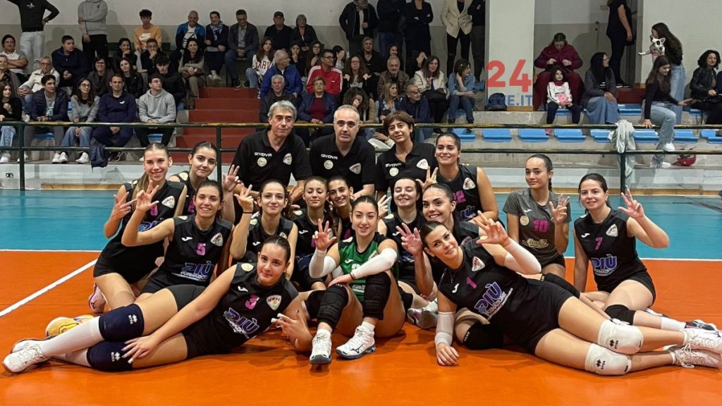 24live-pallavolo-piuformazione-1024x576 Doppio successo per la Playvolley Barcellona: le ragazze della PiùFormazione superano in casa Roccalumera, i ragazzi vincono a Pace del Mela