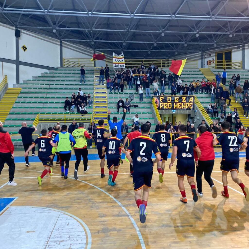 IMG-20250414-WA0019-1024x1024 Santa Lucia del Mela: l'A.S.D. Pro Mende Calcio passa in Serie C2