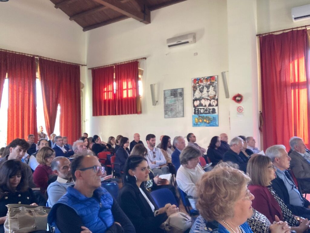 WhatsApp-Image-2025-05-27-at-10.23.27-1-1024x770 "Il Silenzio dell'acqua" presentato a Barcellona: Sicilia e Donna al centro dell'opera di Genovese
