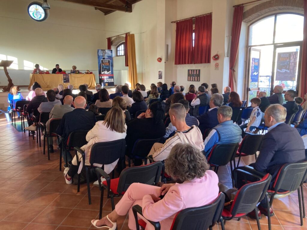 WhatsApp-Image-2025-05-27-at-10.23.27-2-1024x768 "Il Silenzio dell'acqua" presentato a Barcellona: Sicilia e Donna al centro dell'opera di Genovese