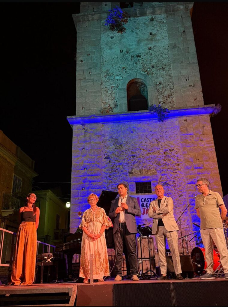 WhatsApp-Image-2025-07-28-at-18.19.52-760x1024 Castroreale Jazz Festival alla 25esima edizione: buona la prima con Rachel Z e il suo trio