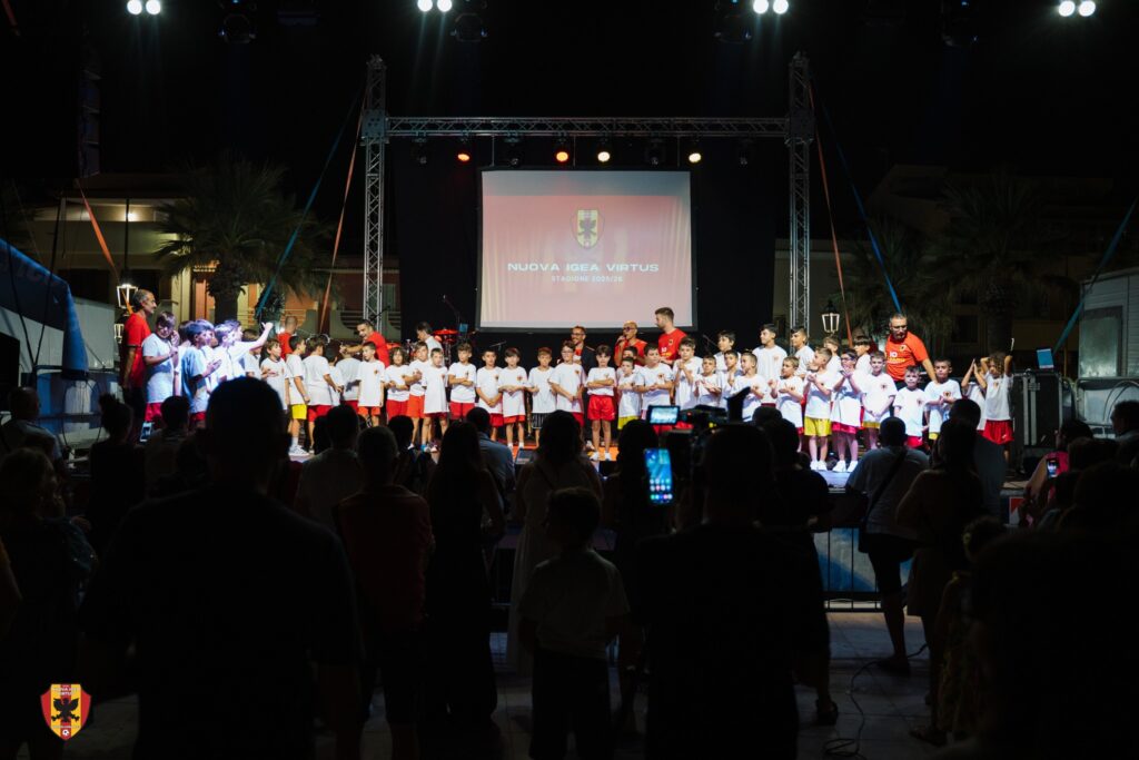 Igea-2-1024x683 Nuova Igea Virtus, la presentazione in Piazza delle Ancore