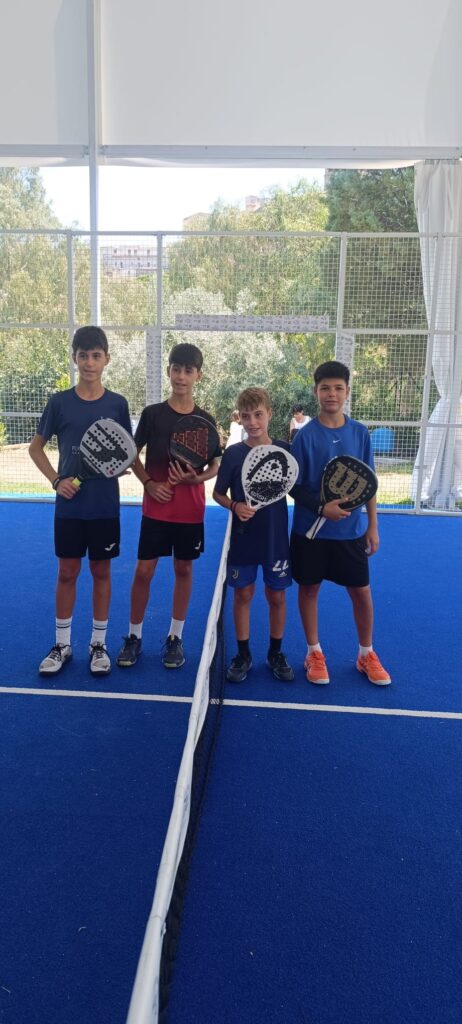 WhatsApp-Image-2025-08-10-at-18.08.24-1-462x1024 Padel giovanile: trionfo del Barcellona Sport Village al torneo Next Gen Sicilia di Patti