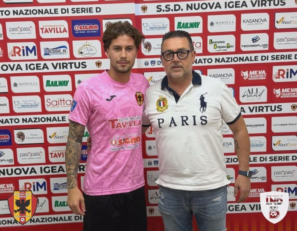 NIV-Il-portiere-Kevin-Testagrossa-e-il-presidente-Massimo-Italiano-1024x795 Nuova Igea Virtus: arriva ufficialmente il portiere Kevin Testagrossa