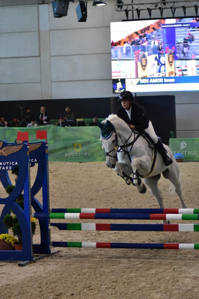 IMG-20251118-WA0059-682x1024 Fiera Cavalli: la barcellonese Imen Ben Amor trionfa al Progetto Sport