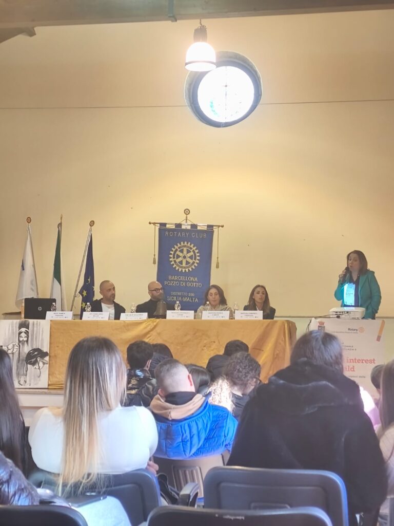 WhatsApp-Image-2025-11-29-at-11.25.41-768x1024 Ascolto, diritti e gentilezza: studenti protagonisti dell’evento “The Best Interest of the Child”
