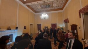 Pesi-e-Pesiere-4-300x169 Pesi e pesiere antichi, rarissimi oggetti esposti a Palazzo Caliri nella mostra a cura di Antonello Nicolosi