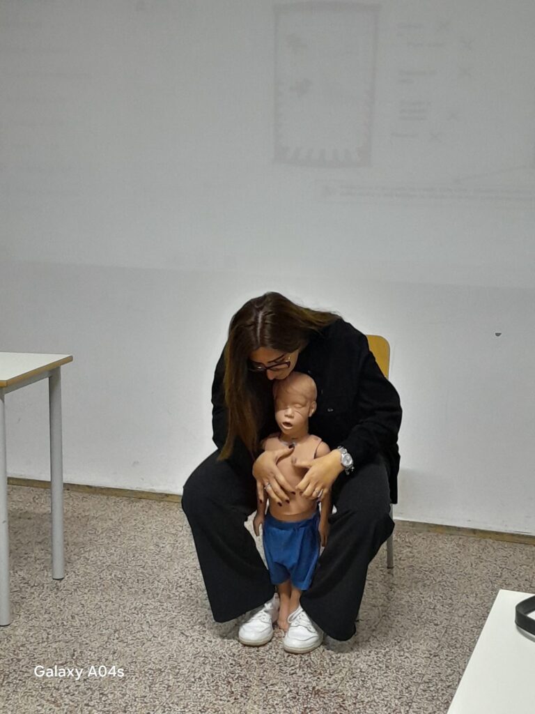 WhatsApp-Image-2025-12-15-at-11.30.19-3-768x1024 Natale al CIRS di Barcellona P.G.:  successo per il corso gratuito di disostruzione e rianimazione pediatrica